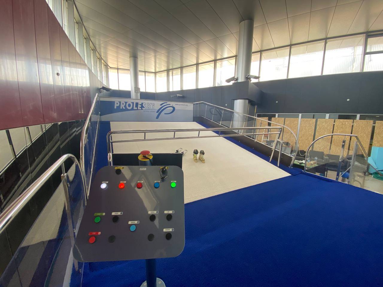 Exciting ski experience on PROLESKI simulator – train like a pro!