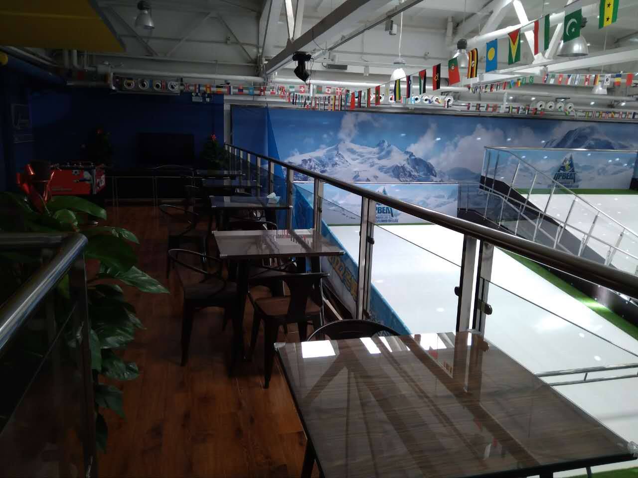 Group ski training on PROLESKI simulator in Beijing, perfect for beginners and advanced athletes.